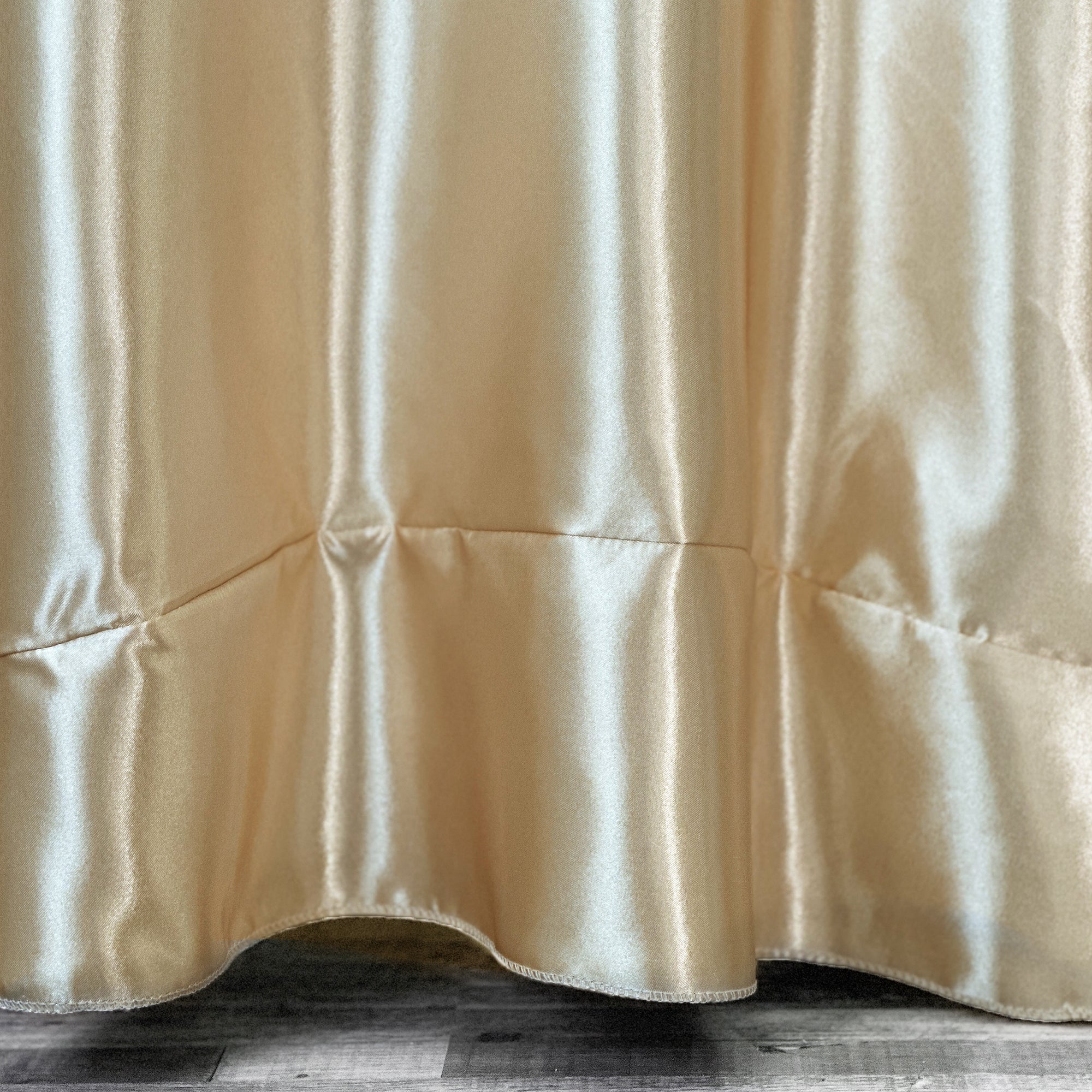 132 inch Satin Round Tablecloth Champagne