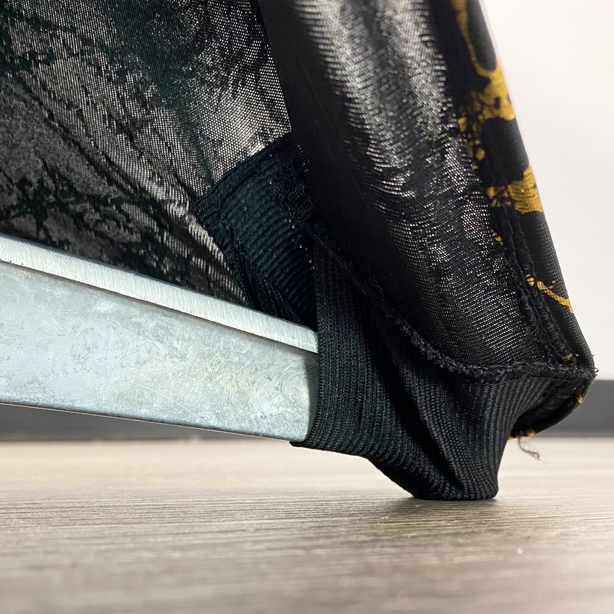 30 inch Highboy Cocktail Round Stretch Spandex Table Cover Black With Gold Marbling