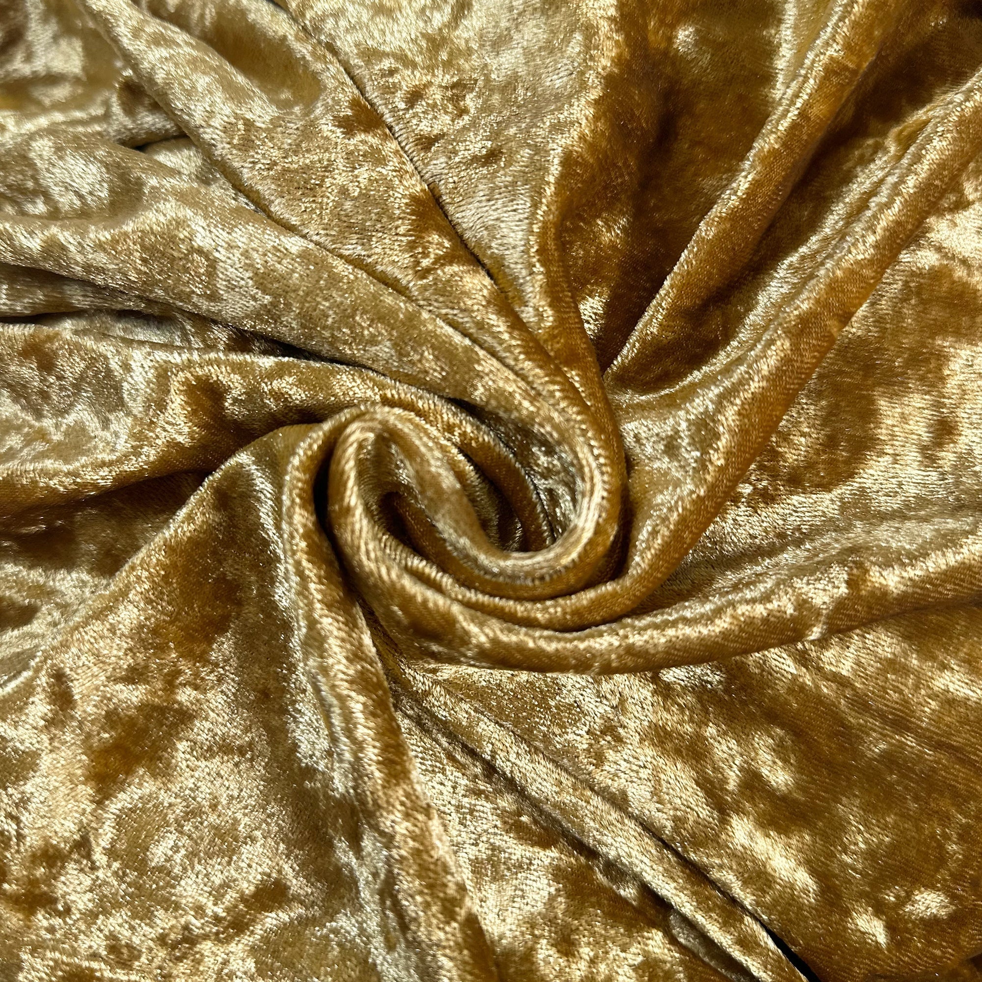 132 Inch Round Crushed Velvet Tablecloth Gold